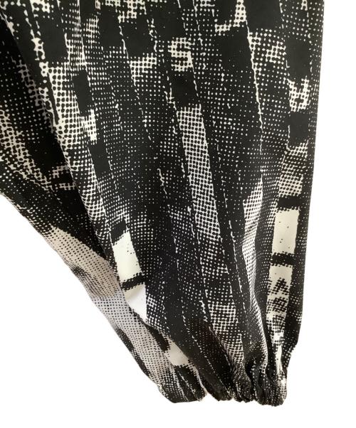 TIGHTBOOTH PRODUCTION（タイトブースプロダクション）TIGHTBOOTH PRODUCTION (タイトブースプロダクション) マウンテンパーカー ホワイト×ブラック サイズ:XLの古着・服飾アイテム