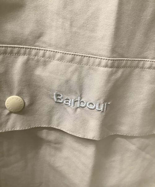 Barbour（バブアー）Barbour (バブアー) レインフードコート ベージュ サイズ:L 未使用品の古着・服飾アイテム