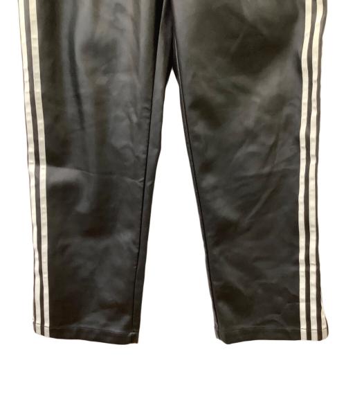 adidas（アディダス）adidas (アディダス) フェイクレザーパンツ ブラック サイズ:AU L /ASIA Mの古着・服飾アイテム