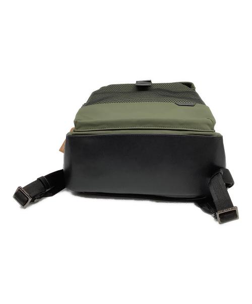 TUMI（トゥミ）TUMI (トゥミ) HARRISON OSBORN オリーブの古着・服飾アイテム