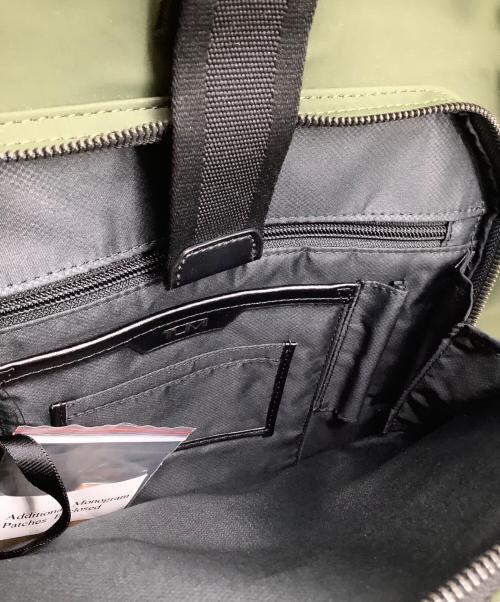 TUMI（トゥミ）TUMI (トゥミ) HARRISON OSBORN オリーブの古着・服飾アイテム