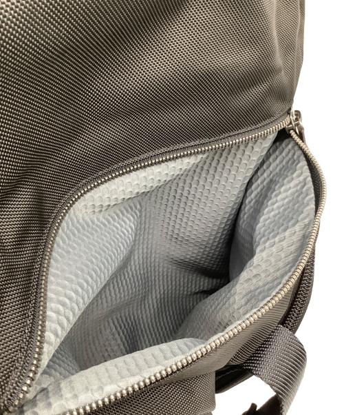 TUMI（トゥミ）TUMI (トゥミ) ALPHA BRAVO「サーヴェイランス」フラップ・バックパック ブラックの古着・服飾アイテム