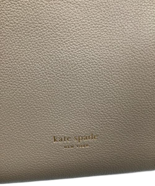 Kate Spade（ケイトスペード）Kate Spade (ケイトスペード) デコ ミディアム クロスボディ トート ベージュの古着・服飾アイテム