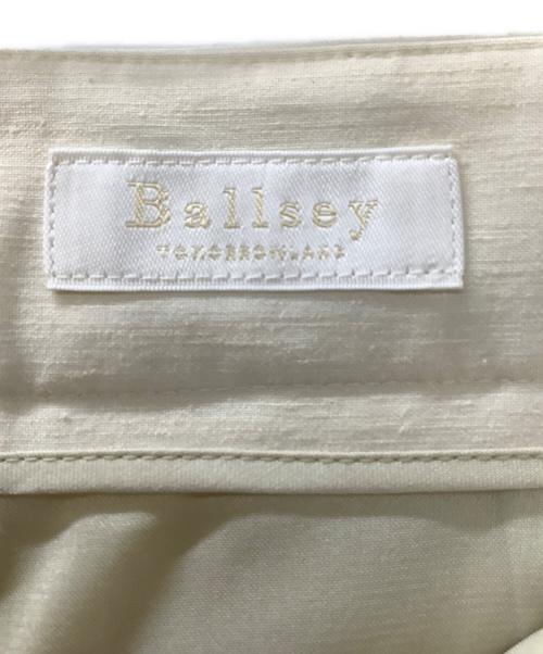 BALLSEY（ボールジィ）BALLSEY (ボールジィ) リネンレーヨンストレッチ タックストレートパンツ ベージュ サイズ:36 未使用品の古着・服飾アイテム