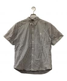 stussy（ステューシー）の古着「半袖シャツ」｜グレー×ホワイト