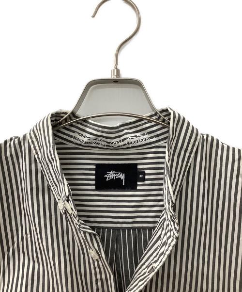 stussy（ステューシー）stussy (ステューシー) 半袖シャツ グレー×ホワイト サイズ:Mの古着・服飾アイテム