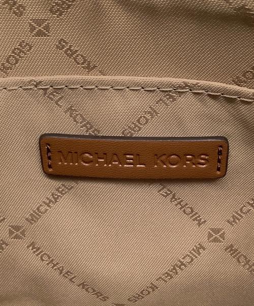 MICHAEL KORS（マイケル・コース）MICHAEL KORS (マイケル・コース) JET SET TRAVEL コンバーチブル ポーチ リストレット スモール - MKシグネチャー ブラウンの古着・服飾アイテム