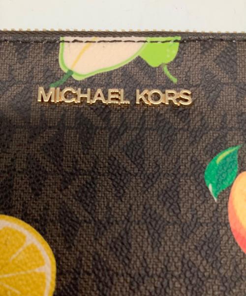 MICHAEL KORS（マイケル・コース）MICHAEL KORS (マイケル・コース) JET SET TRAVEL コンバーチブル ポーチ リストレット スモール - MKシグネチャー ブラウンの古着・服飾アイテム