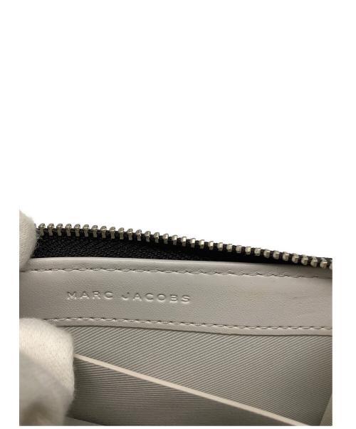 MARC JACOBS（マークジェイコブス）MARC JACOBS (マークジェイコブス) ザワイルドデイジー トップジップ財布 ホワイト×イエローの古着・服飾アイテム
