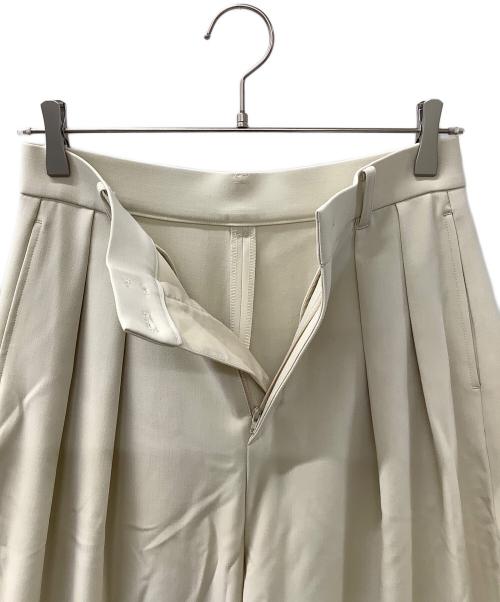 Curensology（カレンソロジー）Curensology (カレンソロジー) ダブルクロスツータックパンツ ベージュ サイズ:38 未使用品の古着・服飾アイテム