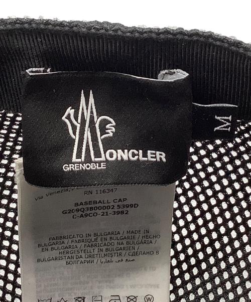 MONCLER GRENOBLE（モンクレール グルノーブル）MONCLER GRENOBLE (モンクレール グルノーブル) ラバーロゴ2トーンキャップ ホワイト×ブラック サイズ:Mの古着・服飾アイテム
