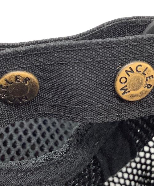 MONCLER GRENOBLE（モンクレール グルノーブル）MONCLER GRENOBLE (モンクレール グルノーブル) ラバーロゴ2トーンキャップ ホワイト×ブラック サイズ:Mの古着・服飾アイテム