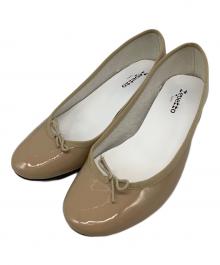 repetto（レペット）の古着「エナメルパンプス」｜ベージュ