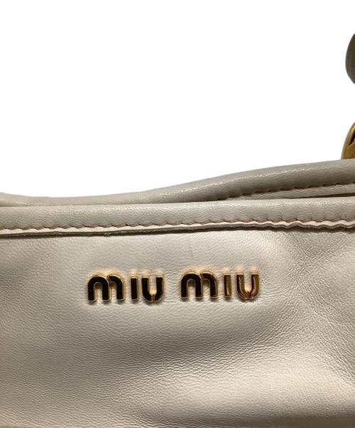 MIU MIU（ミュウミュウ）MIU MIU (ミュウミュウ) マテラッセ ホワイトの古着・服飾アイテム