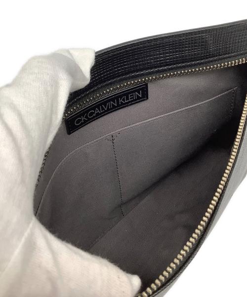 Calvin Klein（カルバンクライン）Calvin Klein (カルバンクライン) クラッチバッグ ブラックの古着・服飾アイテム