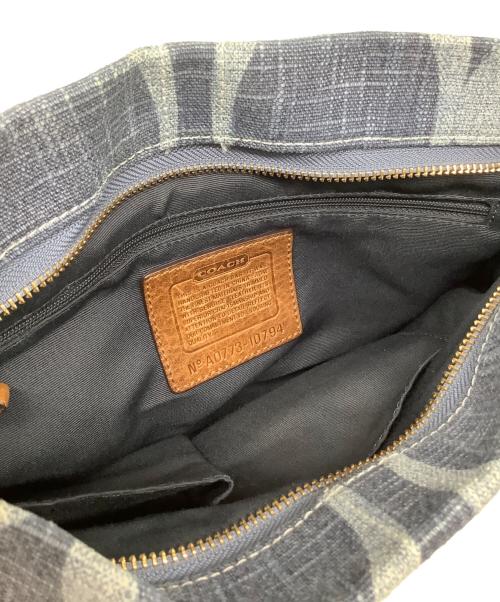 COACH（コーチ）COACH (コーチ) レガシーコットンシグネチャー インディゴの古着・服飾アイテム