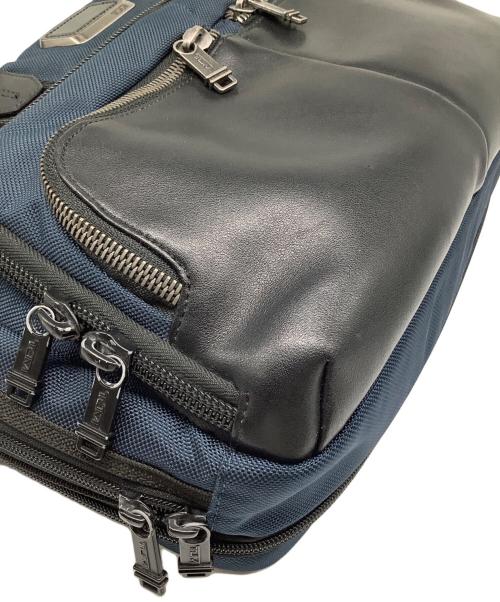 TUMI（トゥミ）TUMI (トゥミ) ビジネスバッグ ネイビーの古着・服飾アイテム