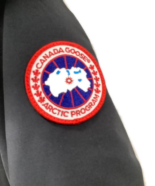 CANADA GOOSE（カナダグース）CANADA GOOSE (カナダグース) ダウンジャケット ネイビー サイズ:Mの古着・服飾アイテム