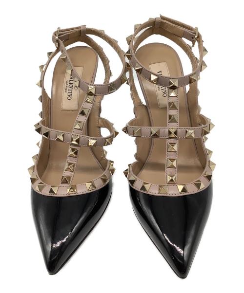 VALENTINO（ヴァレンティノ）VALENTINO (ヴァレンティノ) ロックスタッズ　アンクルストラップ　パテントレザー　パンプス ブラック×ベージュ サイズ:36の古着・服飾アイテム