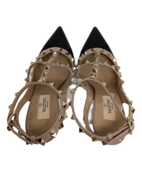 VALENTINO（ヴァレンティノ）VALENTINO (ヴァレンティノ) ロックスタッズ　アンクルストラップ　パテントレザー　パンプス ブラック×ベージュ サイズ:36の古着・服飾アイテム