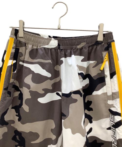SUPREME（シュプリーム）SUPREME (シュプリーム) 25SS CONTRAST ZIP WARM UP PANT SNOW CAMO グレー サイズ:Sの古着・服飾アイテム