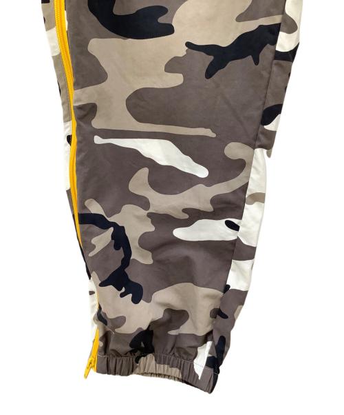 SUPREME（シュプリーム）SUPREME (シュプリーム) 25SS CONTRAST ZIP WARM UP PANT SNOW CAMO グレー サイズ:Sの古着・服飾アイテム