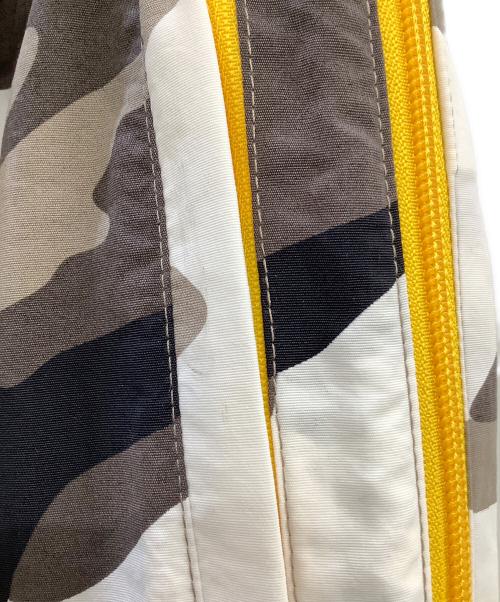 SUPREME（シュプリーム）SUPREME (シュプリーム) 25SS CONTRAST ZIP WARM UP PANT SNOW CAMO グレー サイズ:Sの古着・服飾アイテム