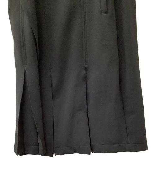 FRED PERRY（フレッドペリー）FRED PERRY (フレッドペリー) AKANE UTSUNOMIYA (アカネウツノミヤ) Deep Rib Track Skirt ブラック サイズ:UK8の古着・服飾アイテム