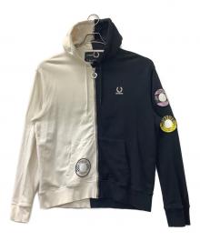 RAF SIMONS×FRED PERRY（ラフシモンズ×フレッドペリー）の古着「Patched Zip Through Hoodie」｜ホワイト×ブラック