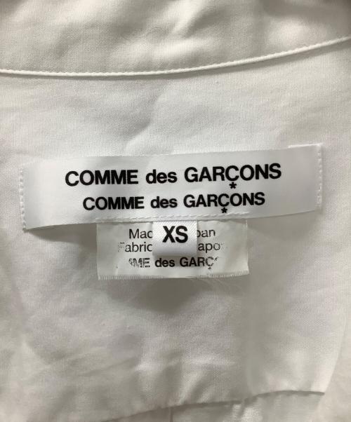 COMME des GARCONS COMME des GARCONS（コムデギャルソン コムデギャルソン）COMME des GARCONS COMME des GARCONS (コムデギャルソン コムデギャルソン) 丸襟フリル長袖シャツ ホワイト サイズ:XSの古着・服飾アイテム