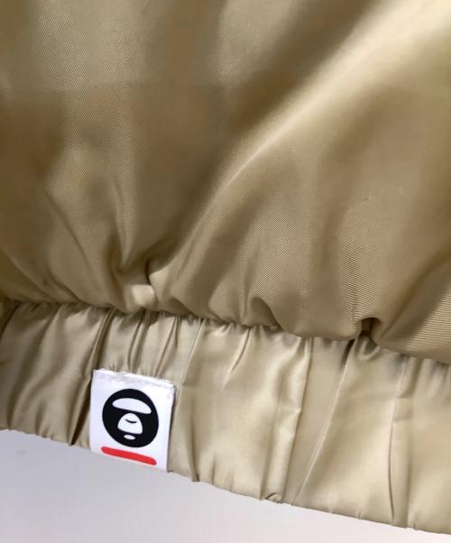 Aape BY A BATHING APE（エーエイプ バイ アベイシングエイプ）Aape BY A BATHING APE (エーエイプ バイ アベイシングエイプ) ダウンジャケット ベージュ サイズ:XLの古着・服飾アイテム