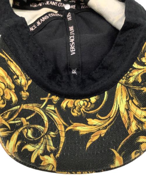 VERSACE JEANS COUTURE（ヴェルサーチ ジーンズクチュール）VERSACE JEANS COUTURE (ヴェルサーチ ジーンズクチュール) キャップ ブラック×イエロー サイズ:-の古着・服飾アイテム