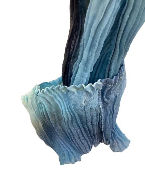 ISSEY MIYAKE（イッセイミヤケ）ISSEY MIYAKE (イッセイミヤケ) ハイネック Light Leak Chiffon Twist Top ブルー×グリーン サイズ:2の古着・服飾アイテム
