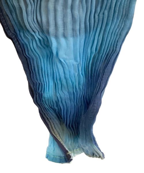 ISSEY MIYAKE（イッセイミヤケ）ISSEY MIYAKE (イッセイミヤケ) ハイネック Light Leak Chiffon Twist Top ブルー×グリーン サイズ:2の古着・服飾アイテム