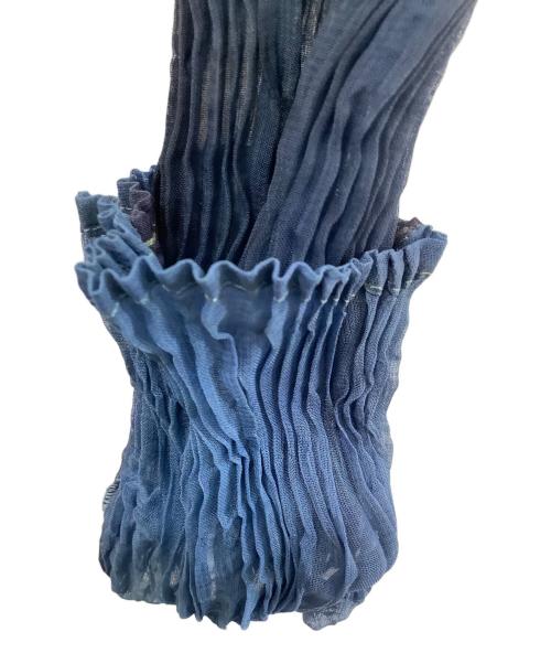 ISSEY MIYAKE（イッセイミヤケ）ISSEY MIYAKE (イッセイミヤケ) ハイネック Light Leak Chiffon Twist Top ブルー×グリーン サイズ:2の古着・服飾アイテム
