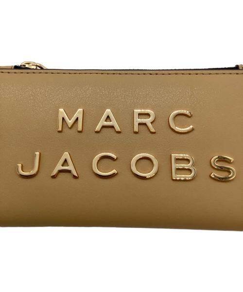 MARC JACOBS（マークジェイコブス）MARC JACOBS (マークジェイコブス) Slim Bifold Wallet ベージュの古着・服飾アイテム