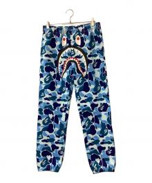 A BATHING APE（アベイシングエイプ）の古着「ABC CAMO SHARK REGULAR FIT SWEAT PANTS」｜ブルー