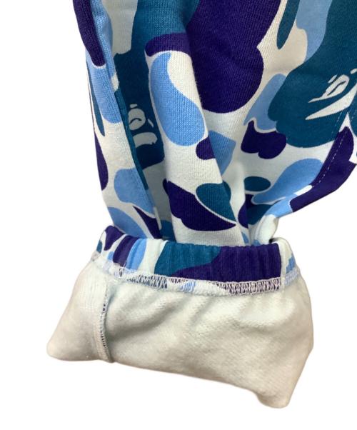 A BATHING APE（アベイシングエイプ）A BATHING APE (アベイシングエイプ) ABC CAMO SHARK REGULAR FIT SWEAT PANTS ブルー サイズ:Lの古着・服飾アイテム