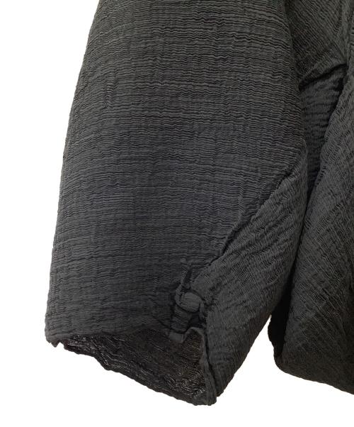 ISSEY MIYAKE（イッセイミヤケ）ISSEY MIYAKE (イッセイミヤケ) 薄手カーディガン ブラック サイズ:Freeの古着・服飾アイテム