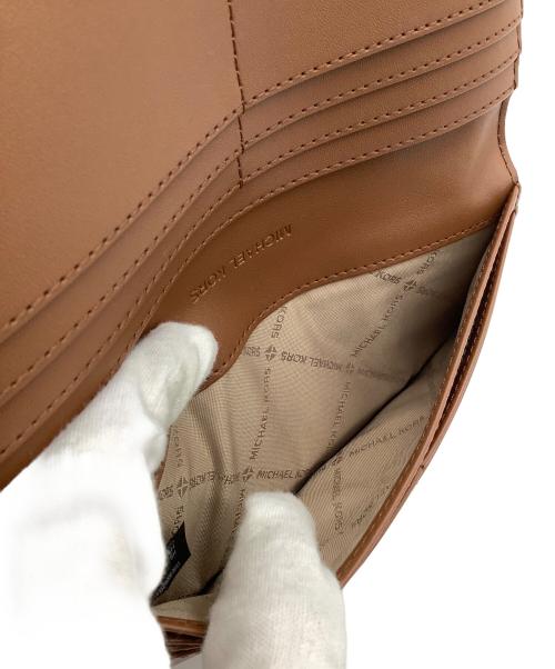 MICHAEL KORS（マイケルコース）MICHAEL KORS (マイケルコース) CARSON スナップ ウォレット ラージの古着・服飾アイテム