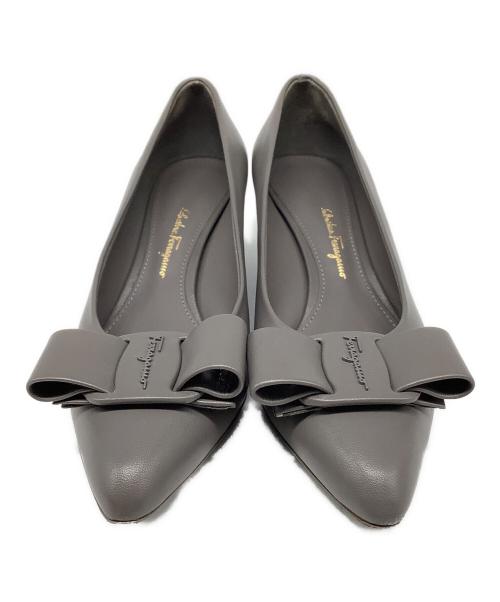 Salvatore Ferragamo（サルヴァトーレ フェラガモ）Salvatore Ferragamo (サルヴァトーレ フェラガモ) VIVA 55 グレー サイズ:6の古着・服飾アイテム