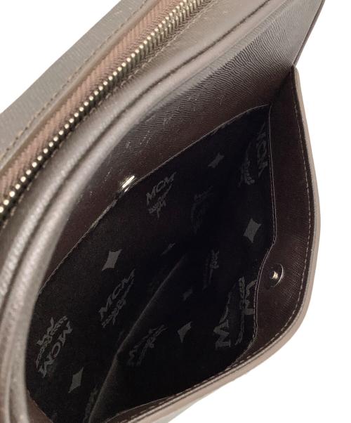 MCM（エムシーエム）MCM (エムシーエム) ショルダーバッグ ブラウンの古着・服飾アイテム