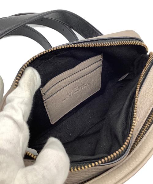MARC JACOBS（マークジェイコブス）MARC JACOBS (マークジェイコブス) THE SOFTSHOT 21 グレー×ブラックの古着・服飾アイテム