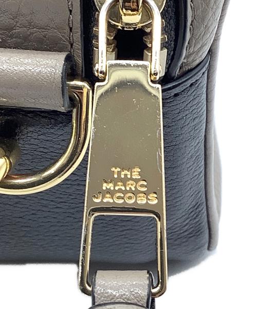 MARC JACOBS（マークジェイコブス）MARC JACOBS (マークジェイコブス) THE SOFTSHOT 21 グレー×ブラックの古着・服飾アイテム