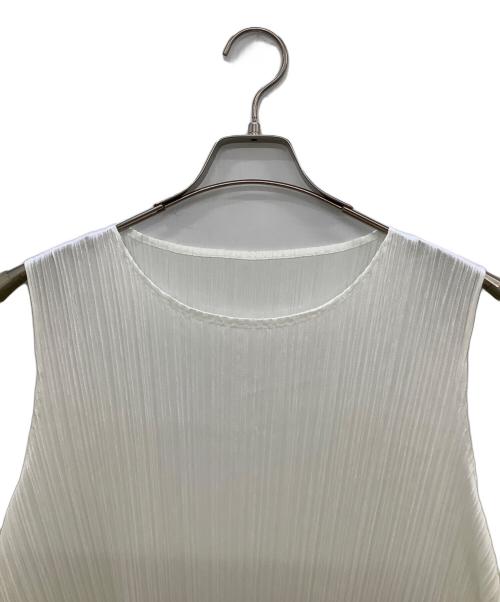 PLEATS PLEASE（プリーツプリーズ）PLEATS PLEASE (プリーツプリーズ) ノースリーブ・キャミソールワンピース アイボリー サイズ:5の古着・服飾アイテム