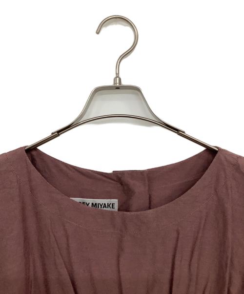 ISSEY MIYAKE（イッセイミヤケ）ISSEY MIYAKE (イッセイミヤケ) ノースリーブブラウス ピンク サイズ:2の古着・服飾アイテム