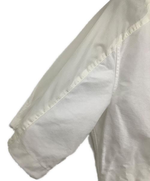 MONCLER GAMME BLEU（モンクレール ガム ブルー）MONCLER GAMME BLEU (モンクレール ガム ブルー) 半袖シャツ ホワイト サイズ:1の古着・服飾アイテム