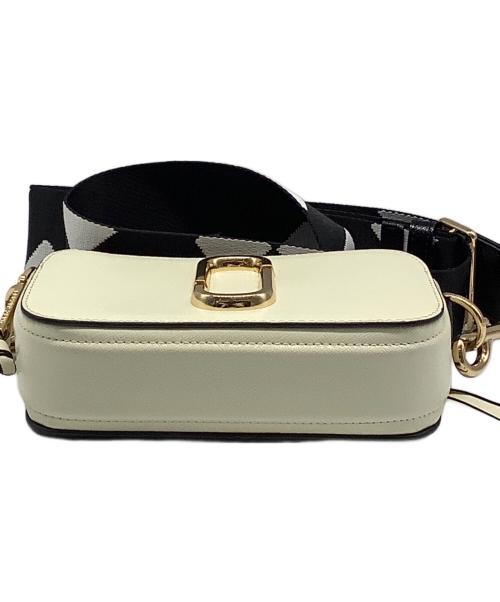 MARC JACOBS（マークジェイコブス）MARC JACOBS (マークジェイコブス) スナップショット ホワイト×ブラックの古着・服飾アイテム