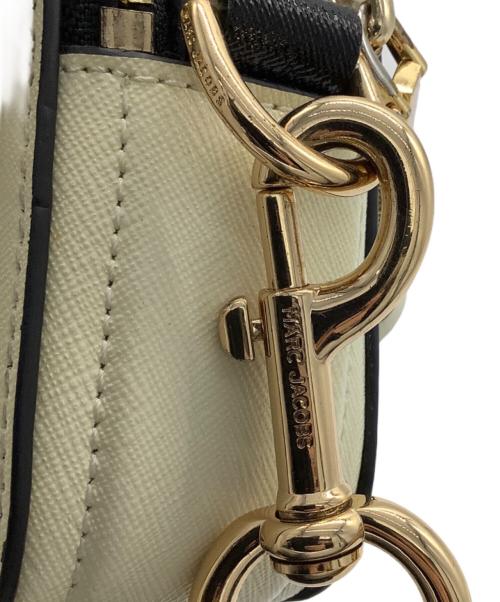 MARC JACOBS（マークジェイコブス）MARC JACOBS (マークジェイコブス) スナップショット ホワイト×ブラックの古着・服飾アイテム