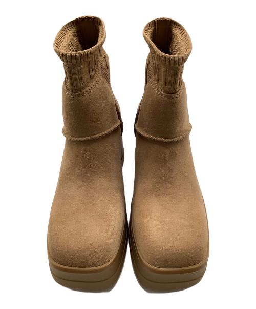 UGG（アグ）UGG (アグ) 厚底チェルシーブーツ ベージュ サイズ:USA6.5の古着・服飾アイテム